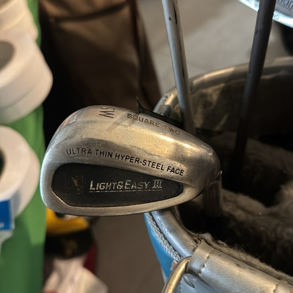 womans golf set 10 pc in right hand 
Graphite shafts in L - Picture 14 of 15